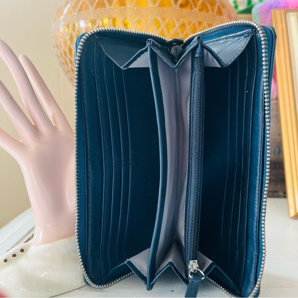 Coach Ashley Gathered Satin Zip Around Accordion Wallet - Picture 2 of 3